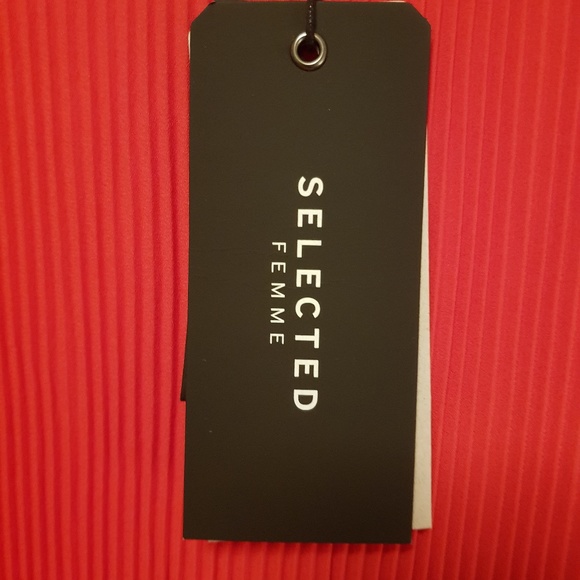 Elegant Red Pleaded Dress  "Selected Femme" - Picture 4 of 7